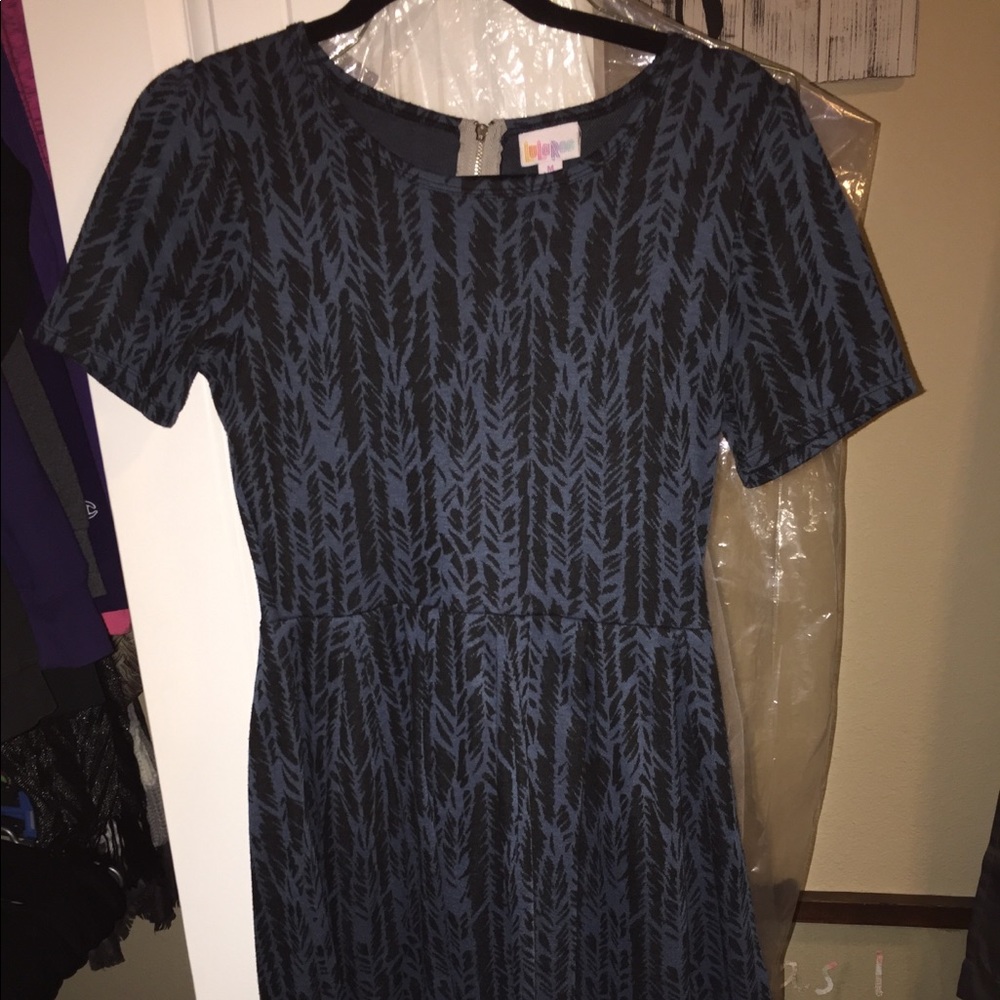 Navy and black Amelia
